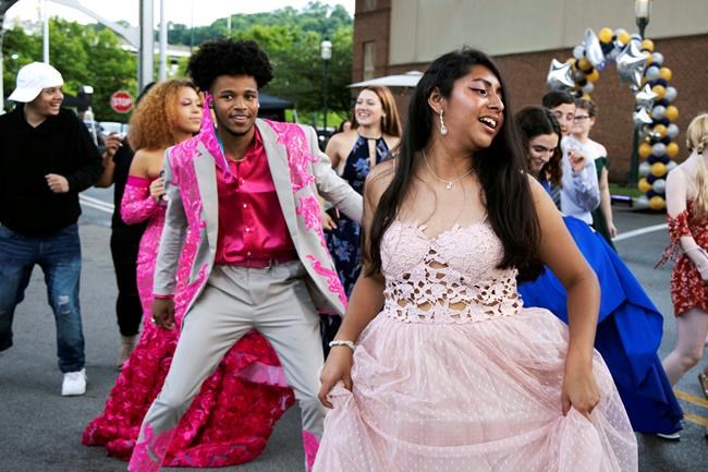 Private proms during pandemic: 'Footloose' or loose cannons? | iNFOnews.ca