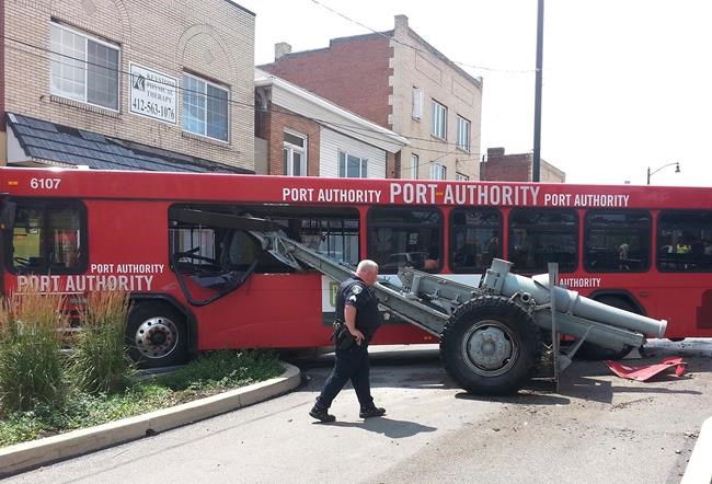 Bus hops curb, dislodges war memorial cannon in Pittsburgh | iNFOnews.ca