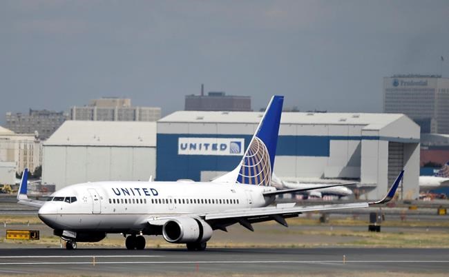 Twitter users mock United over overbooked flight incident | iNFOnews.ca