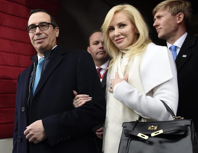 Glam shot gets ugly: Mnuchin wife touts style, slams critic | iNFOnews.ca Glam shot gets ugly: Mnuchin wife touts style, slams critic | iNFOnews.ca