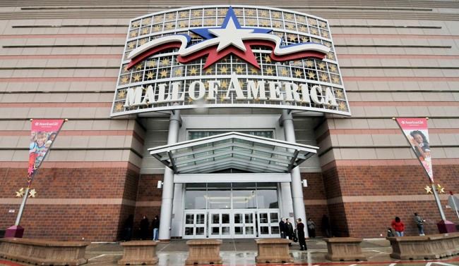 2 stabbed at Minnesota's Mall of America; man in custody | iNFOnews.ca CP486560394