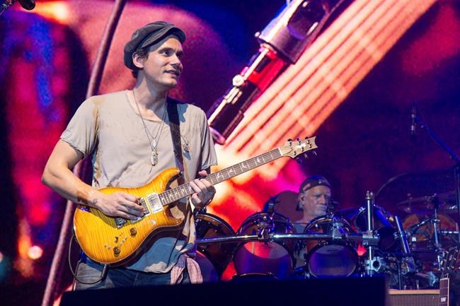 John Mayer pays tribute to Glen Campbell on Nashville stage | iNFOnews.ca John Mayer pays tribute to Glen Campbell on Nashville stage | iNFOnews.ca