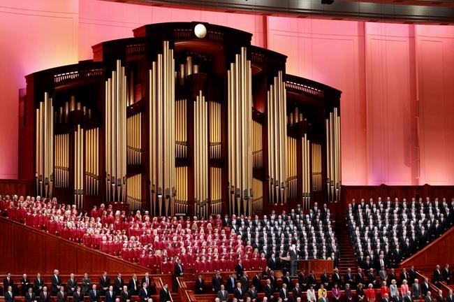 Mormon Tabernacle Choir singer quits over Trump inaugural | iNFOnews.ca