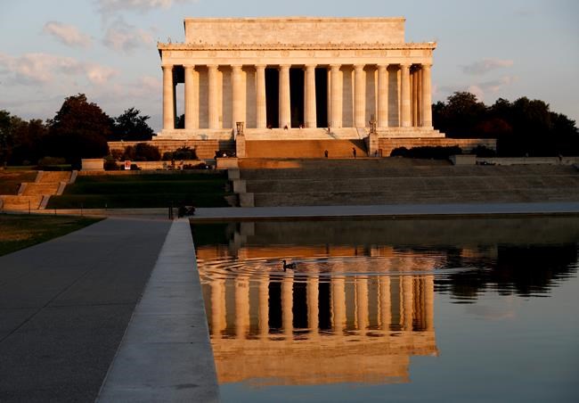 Vandals scrawl anti-law message on Lincoln Memorial | iNFOnews.ca Vandals scrawl anti-law message on Lincoln Memorial | iNFOnews.ca