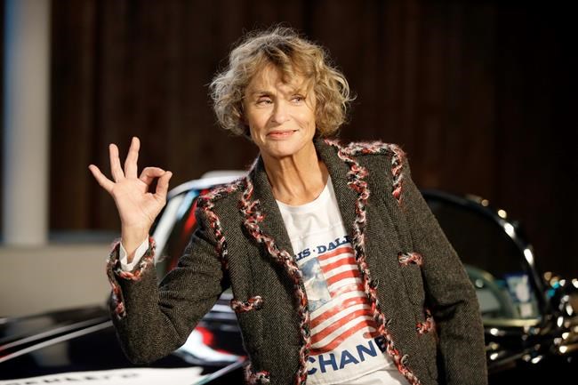 73-year-old Lauren Hutton stars in Calvin Klein underwear ad | iNFOnews.ca
