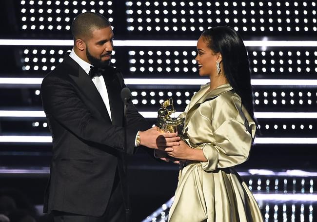 Rihanna thanks Drake for 'touching' MTV VMA speech | iNFOnews.ca Rihanna thanks Drake for 'touching' MTV VMA speech | iNFOnews.ca