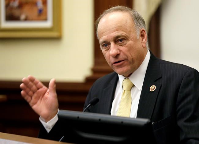 Iowa GOP congressman says QB's protest 'sympathetic to ISIS' | iNFOnews.ca CP474337300