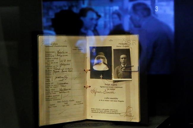 Paris exhibition reveals secret agents' tricks | iNFOnews.ca Paris exhibition reveals secret agents' tricks | iNFOnews.ca