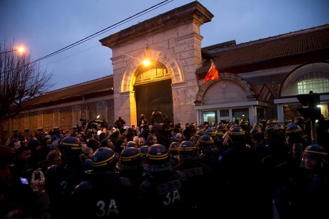 France: Guards' union OKs plan to address prison protests | iNFOnews.ca CP1954823576