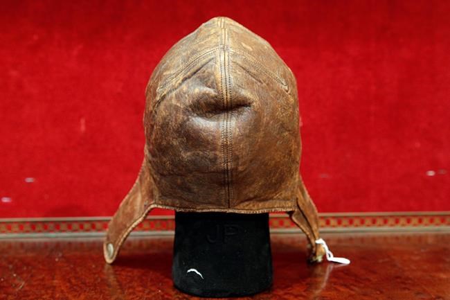 Lindbergh's iconic aviator cap goes unsold at Paris auction | iNFOnews.ca
