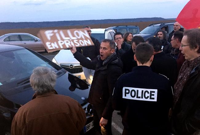 French candidate Fillon floats prosecuting teens as adults | iNFOnews.ca French candidate Fillon floats prosecuting teens as adults | iNFOnews.ca