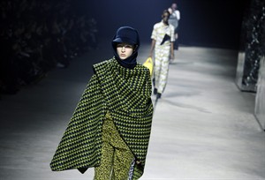 Kenzo piles it all on at Paris Fashion Week, says layering is in | iNFOnews.ca CP32201146