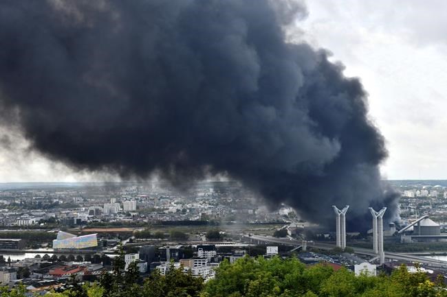 Investigators on site of France's huge chemical plant fire | iNFOnews.ca