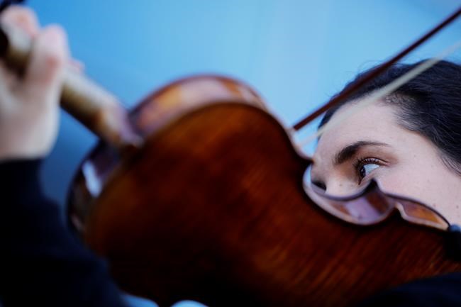 Sour notes for Macron from striking Paris Opera musicians | iNFOnews.ca CP1125421817