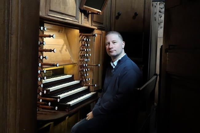 Notre Dame organists itching to play thunderous instrument | iNFOnews.ca