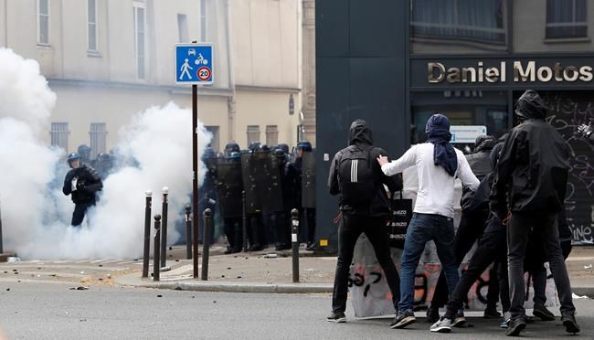 The Latest: Le Pen wants negotiations to drop euro currency | iNFOnews.ca The Latest: Le Pen wants negotiations to drop euro currency | iNFOnews.ca