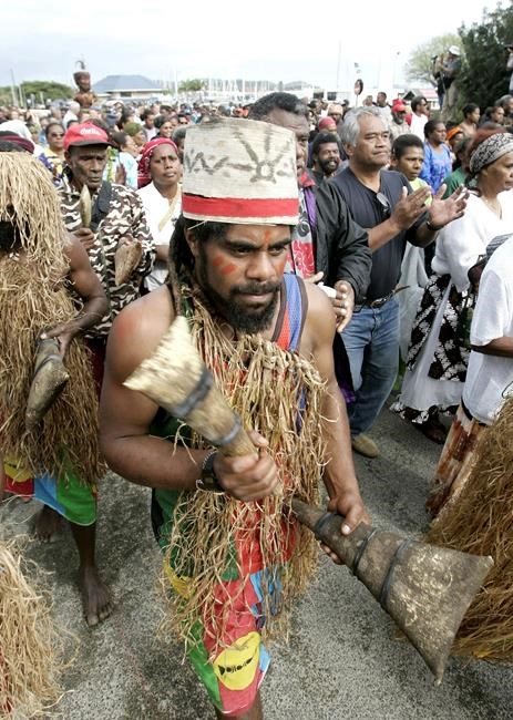 Macron visits New Caledonia ahead of independence referendum | iNFOnews.ca Macron visits New Caledonia ahead of independence referendum | iNFOnews.ca