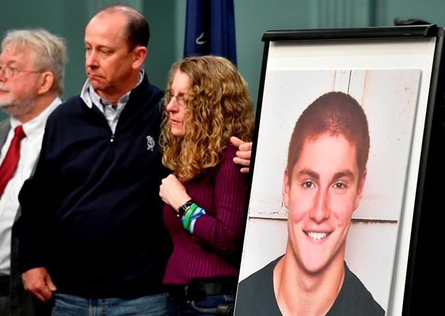 Hazing, booze topics in Penn State frat pledge death hearing | iNFOnews.ca CP605651775