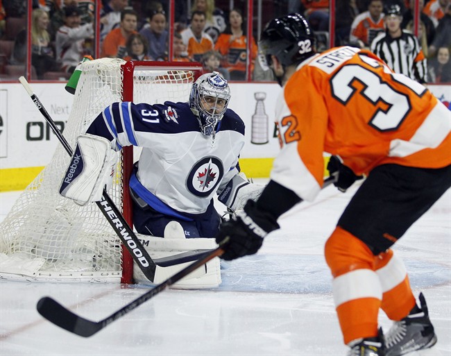 Giroux's overtime goal lifts Flyers over Jets 3-2 | iNFOnews.ca CP36899076