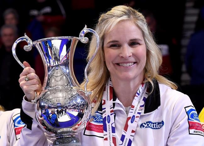 Canada's Jones beats Sweden's Hasselborg to win gold at women's curling worlds | iNFOnews.ca CP885045195