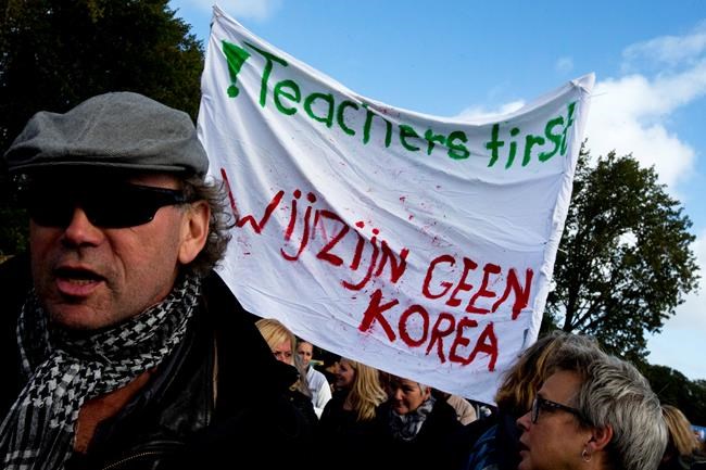 Dutch primary school teachers stage strike for better pay | iNFOnews.ca