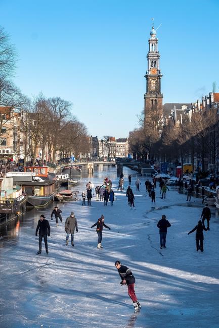 Dutch get their skates on in Amsterdam before the thaw | iNFOnews.ca