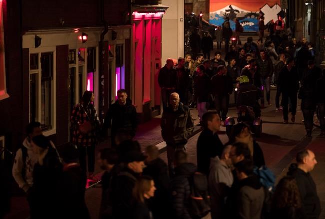 Amsterdam sex workers angry at red light district tours ban | iNFOnews.ca Amsterdam sex workers angry at red light district tours ban | iNFOnews.ca