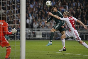 Real Madrid thrashes Ajax 4-1 thanks to Ronaldo hat trick, stays perfect in Champions League | iNFOnews.ca CP20329166