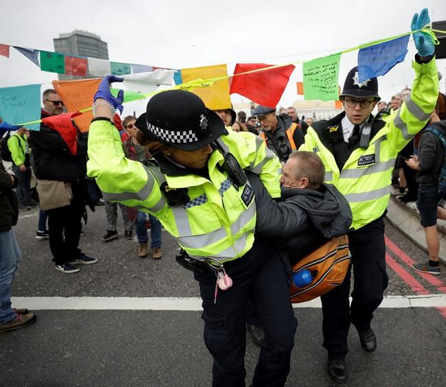 London police arrest 21 climate activists; protests heat up | iNFOnews.ca