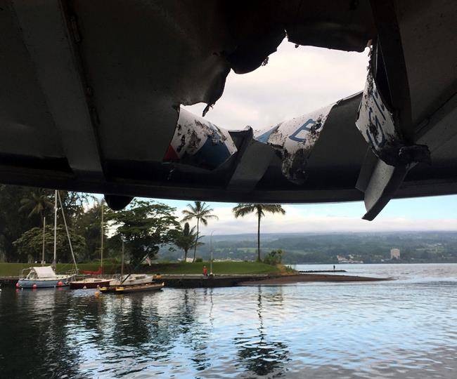 Lava crashes through roof of Hawaii tour boat, injuring 23 | iNFOnews.ca