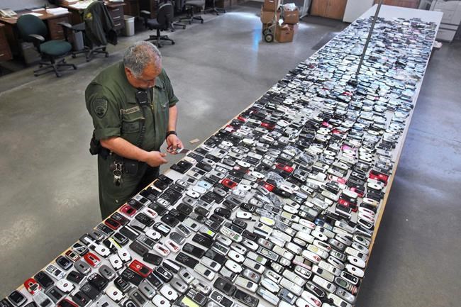 Judges crack down on illicit inmate cellphones | iNFOnews.ca