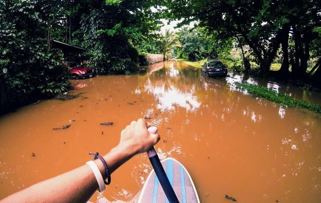 Heavy rains ease, rescue efforts improve after Hawaii storm | iNFOnews.ca Heavy rains ease, rescue efforts improve after Hawaii storm | iNFOnews.ca