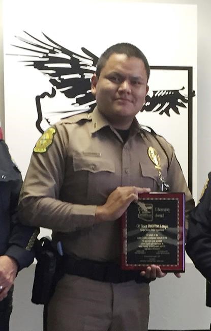 She thought someone passed out drunk. Then she saw a uniform | iNFOnews.ca