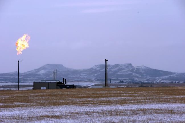 Trump rolls back pollution rules for drilling on US lands | iNFOnews.ca CP1095139069