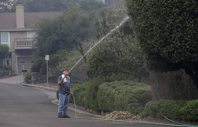 Leaving home in a fire zone and fearing it's a final goodbye | iNFOnews.ca
