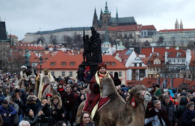 Crowds pack Spanish streets for colorful Epiphany parades | iNFOnews.ca Crowds pack Spanish streets for colorful Epiphany parades | iNFOnews.ca