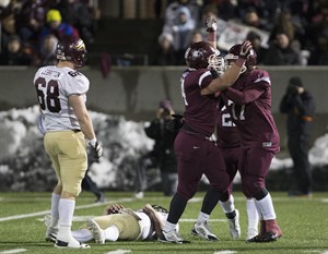 McMaster beats Mount Allison 24-12 to win Mitchell Bowl, advance to Vanier Cup | iNFOnews.ca CP30819647