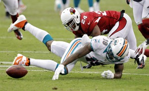 Arizona defence makes big plays, Feely hits FG in OT for 24-21 win over Miami | iNFOnews.ca CP20297205