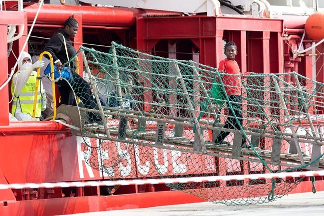 Migrant rescue ship arrives in Sicily after 12 days at sea | iNFOnews.ca Migrant rescue ship arrives in Sicily after 12 days at sea | iNFOnews.ca
