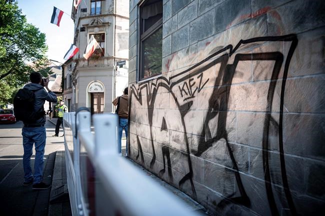 German city fights neo-Nazi graffiti with street art | iNFOnews.ca German city fights neo-Nazi graffiti with street art | iNFOnews.ca