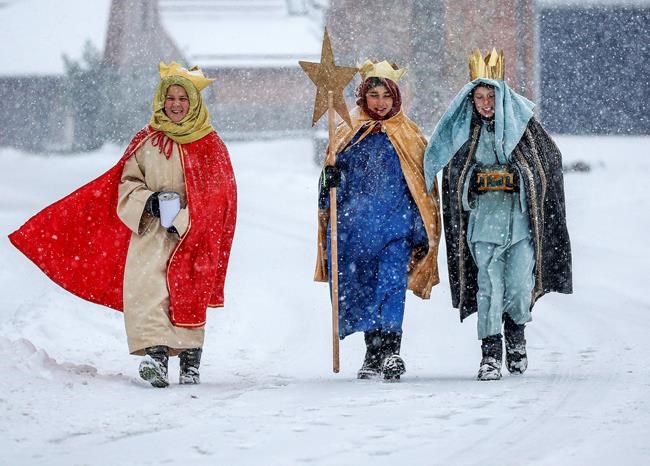 Heavy snow in Germany, Austria causes chaos for travellers | iNFOnews.ca
