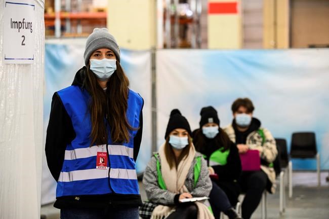 Britain OKs Pfizer vaccine and will begin shots within days | iNFOnews.ca