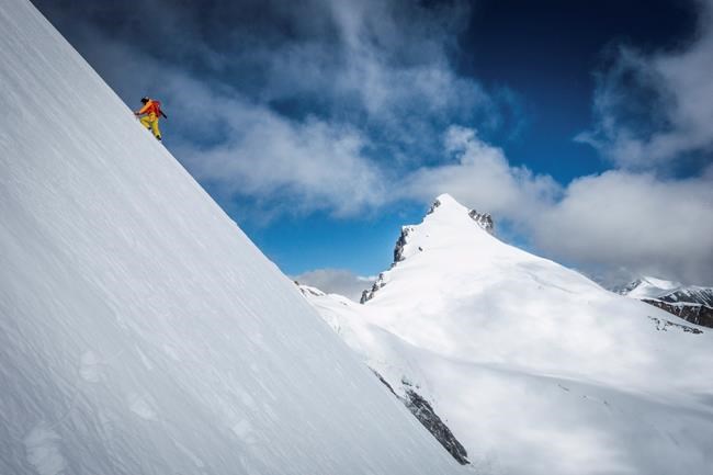 High-altitude runner Kilian Jornet conquers Everest, twice | iNFOnews.ca