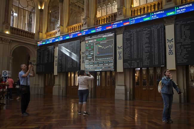 The Latest: Nobel peace winners urge mediation in Spain | iNFOnews.ca CP593221529