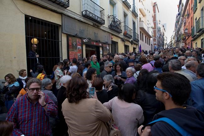 Spain: Police confiscate trove of posters for Catalan vote | iNFOnews.ca CP650887649