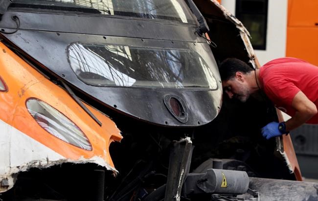 Commuter train crashes in Barcelona; 53 are hospitalized | iNFOnews.ca Commuter train crashes in Barcelona; 53 are hospitalized | iNFOnews.ca