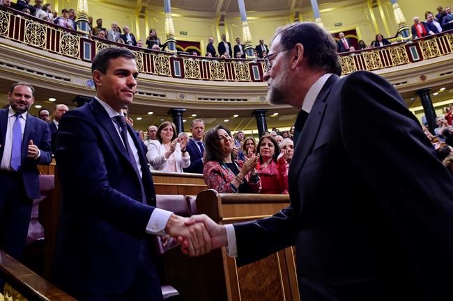 Spain's new leader takes aim at corruption, austerity | iNFOnews.ca