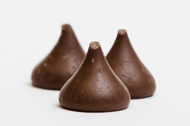 Bakers upset with missing tips on Hershey's Kisses candy | iNFOnews.ca Bakers upset with missing tips on Hershey's Kisses candy | iNFOnews.ca