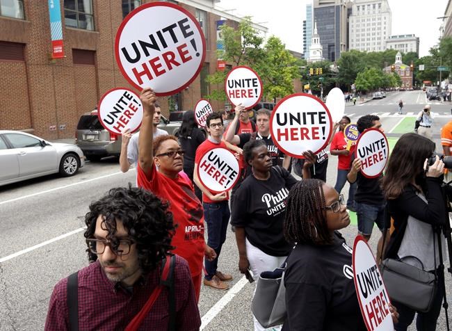 Top court: Unions can't force government workers to pay fees | iNFOnews.ca