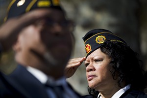 America marks Veterans Day with parades, speeches, freebies for service members | iNFOnews.ca CP30654390